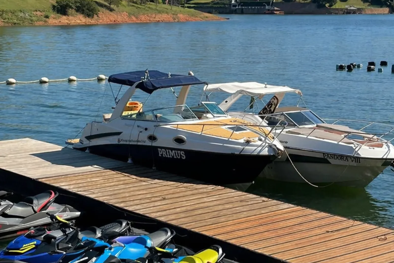 Galpão fechado para embarcações